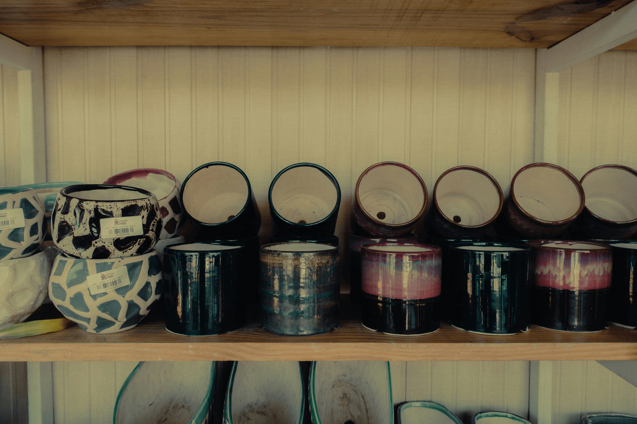 Kitchenware Inspection focusing on safe ceramic items