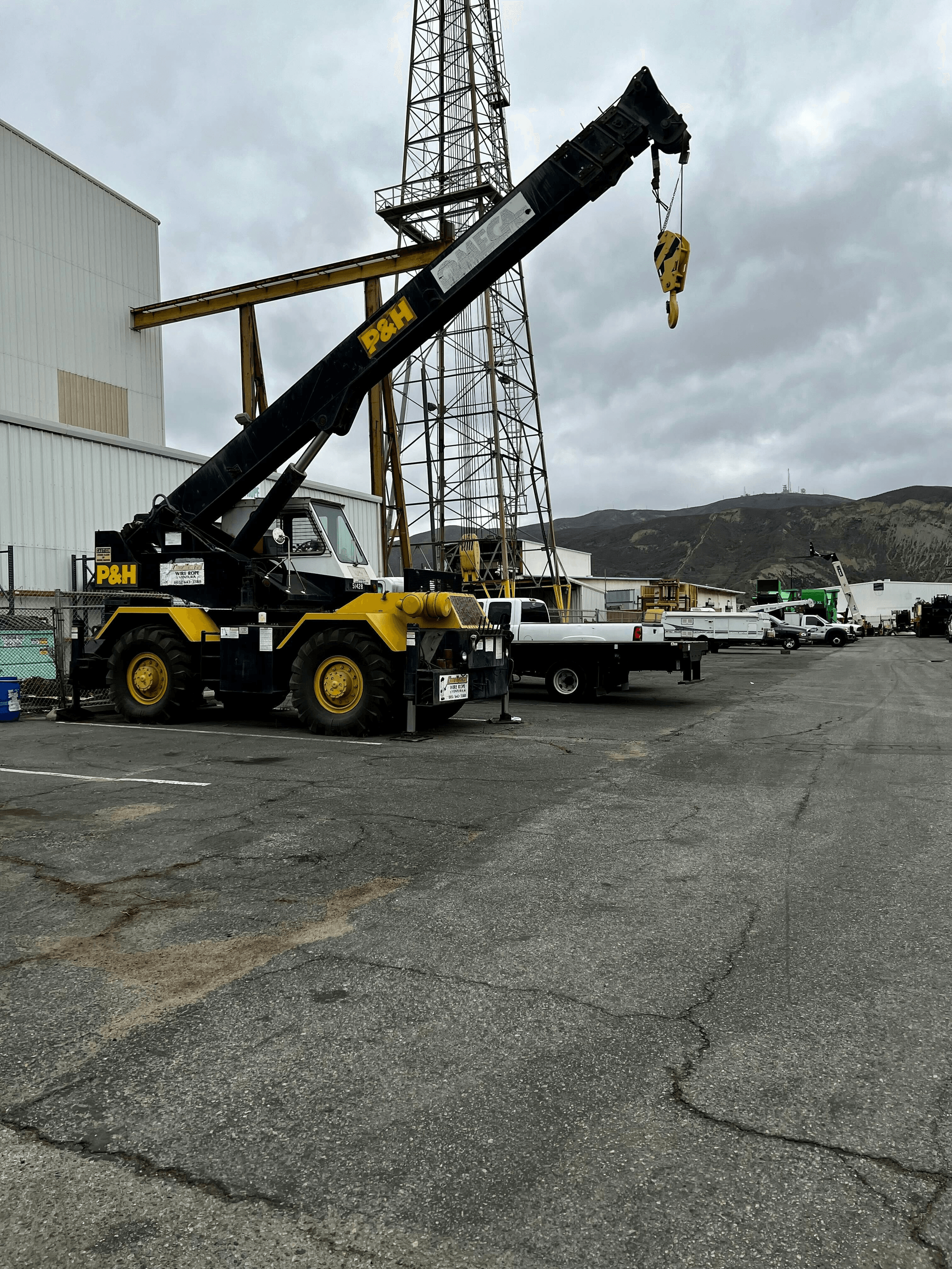 Crane inspection China reveals truck crane load test failure causes.