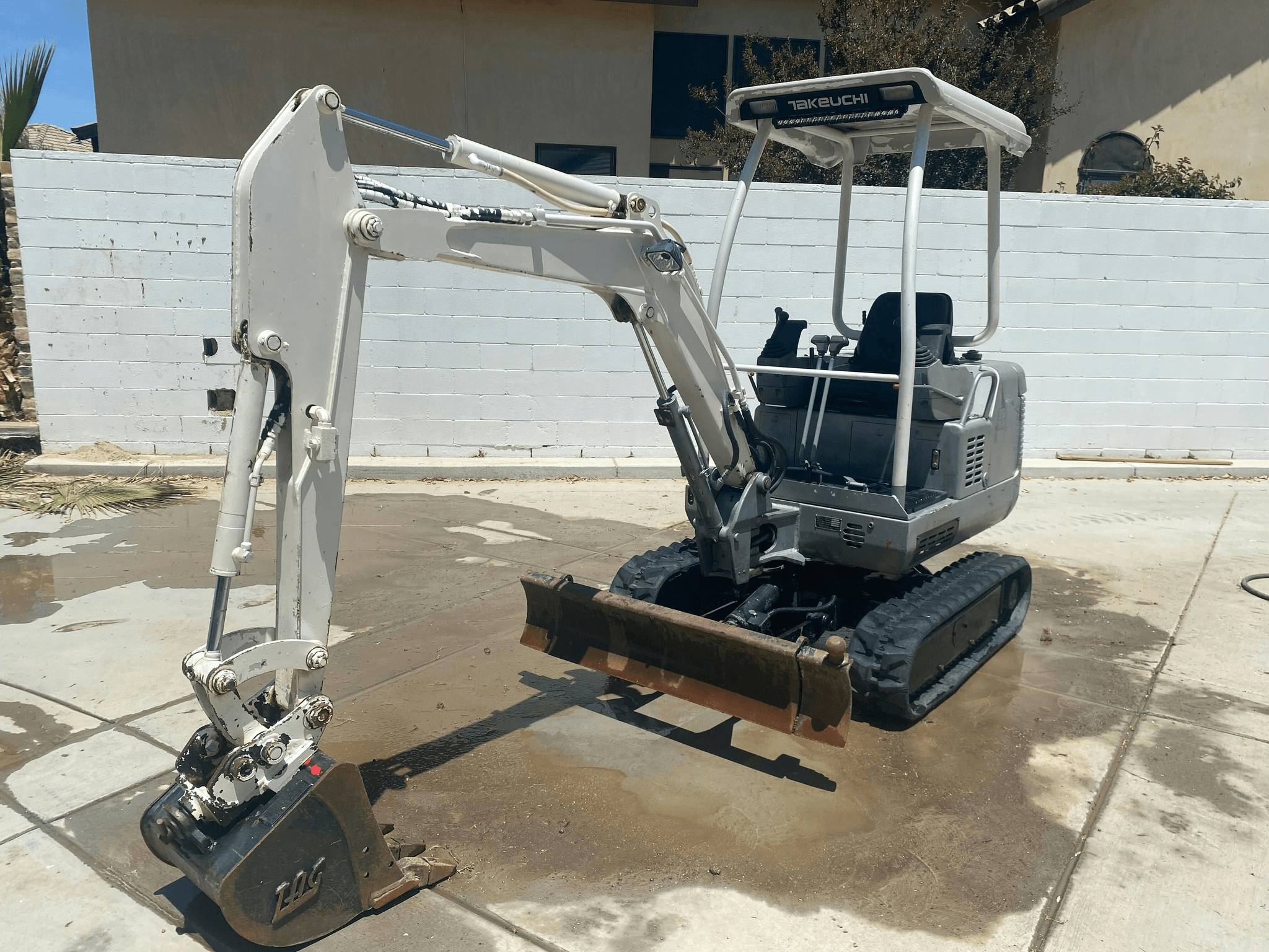 Key Differences in Bushings for Construction bushing