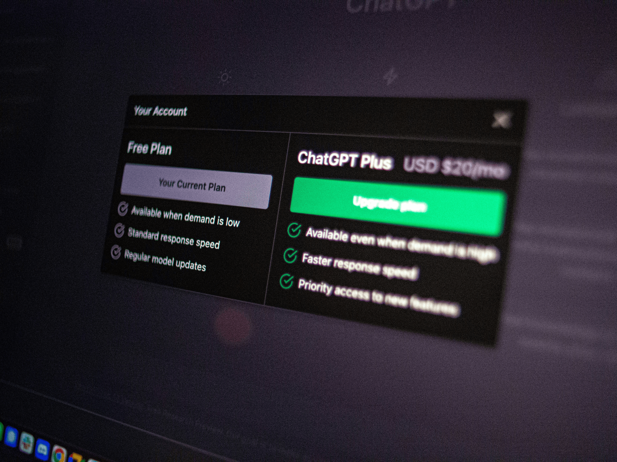 Customer support features in free website builder