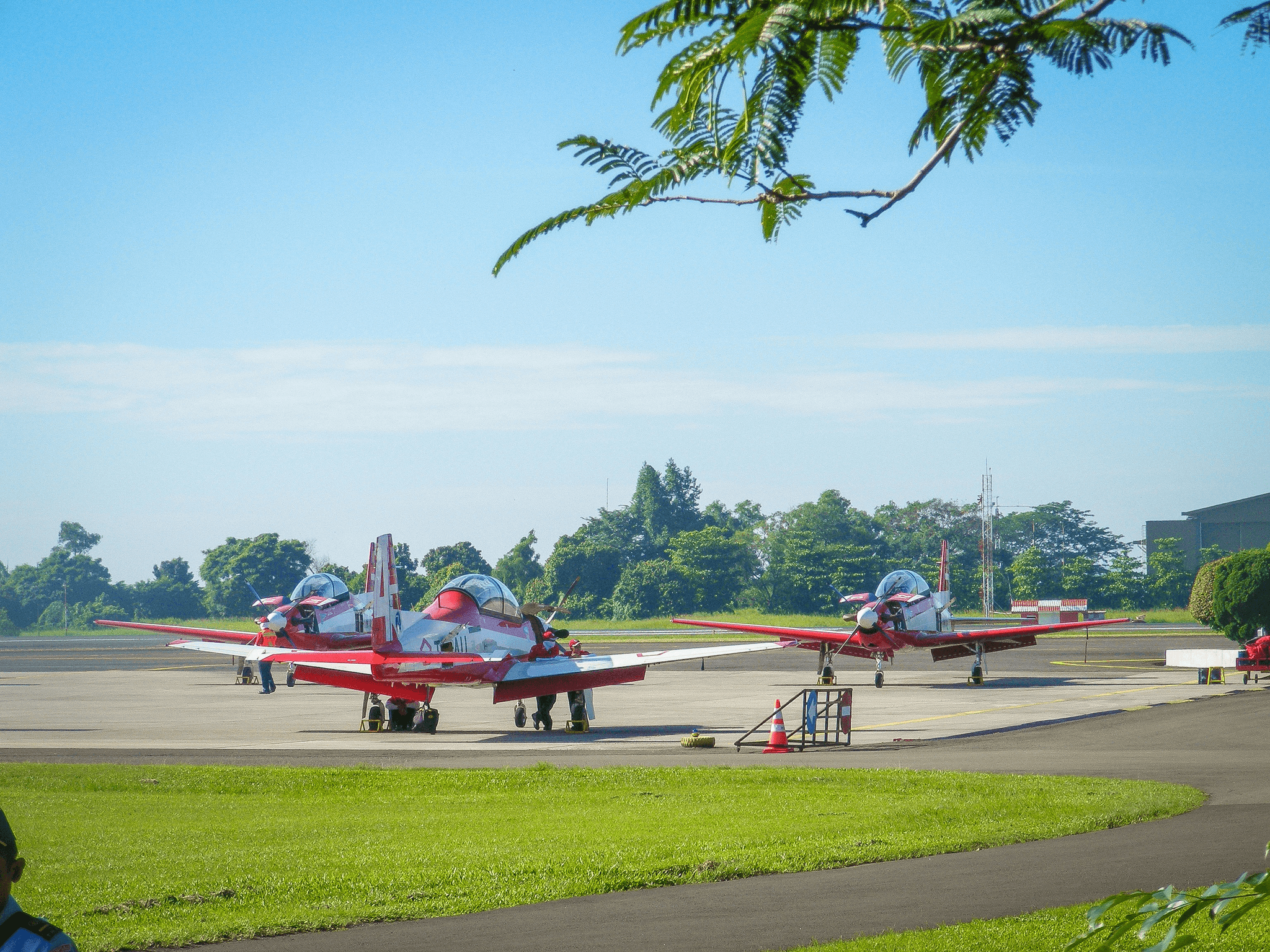 Different models of efficient aircraft refuelers available for sale.