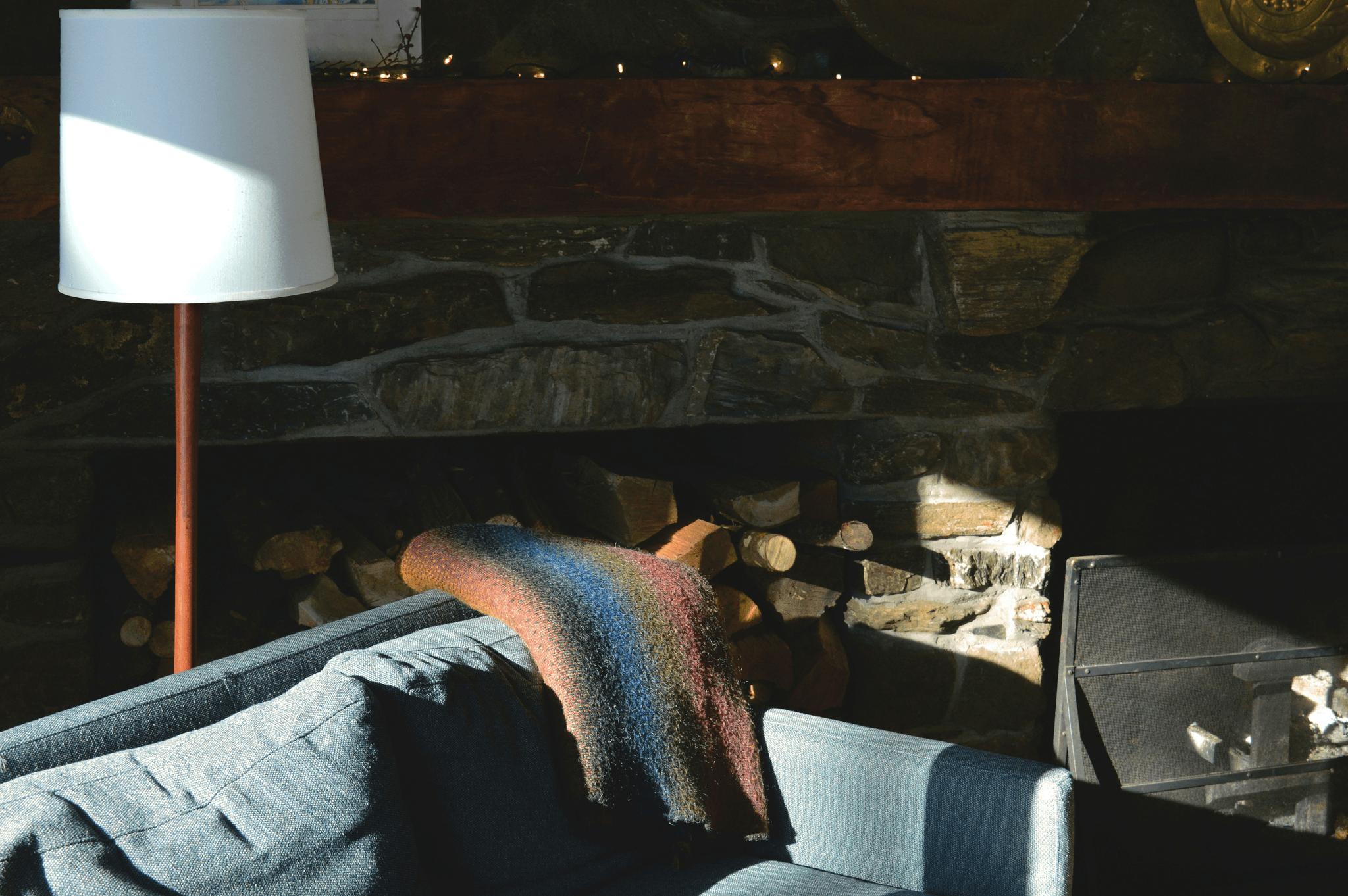 cozy living room decor with warm lighting and natural elements in small houses