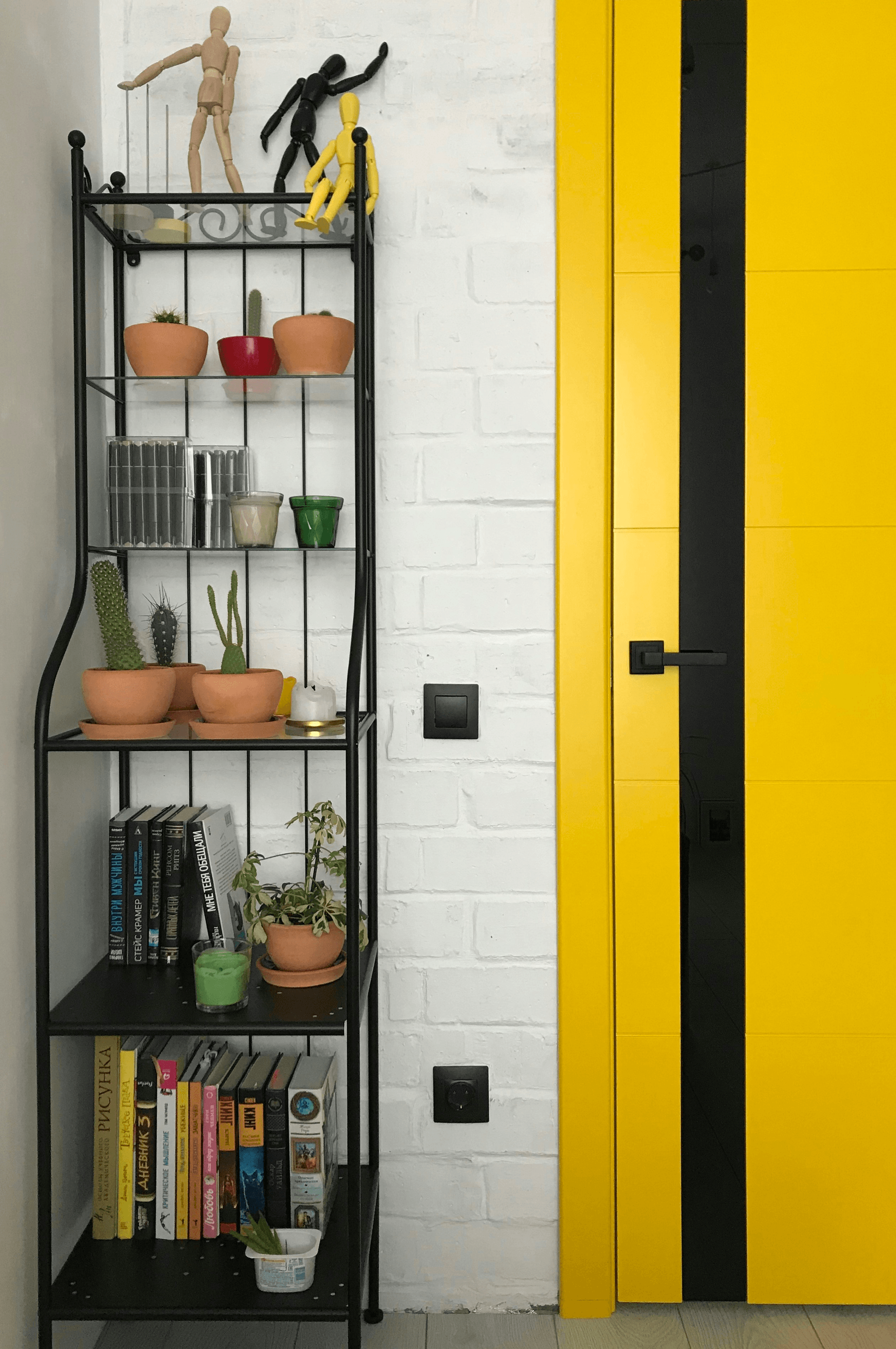 Utilizing vertical space for storage in tiny living