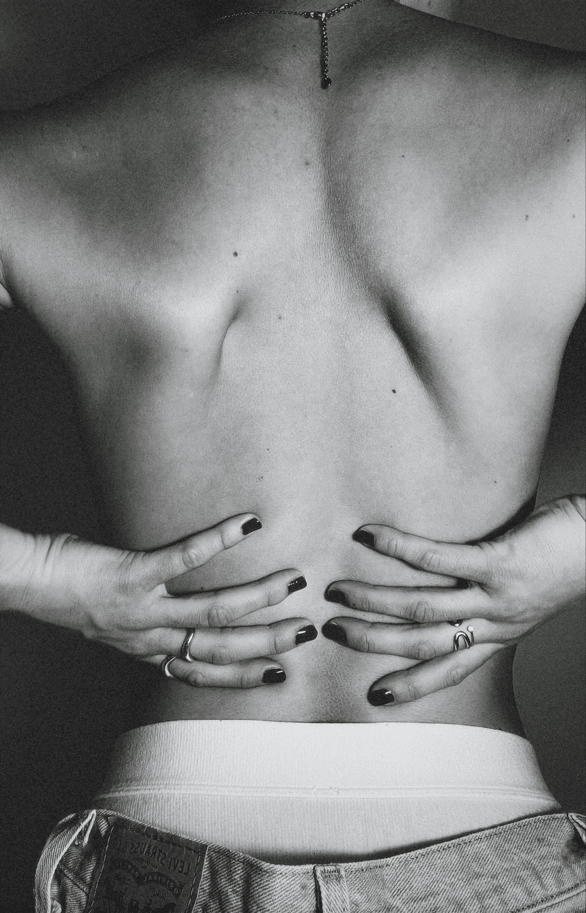 We offer tailored coaching, adapted to the specific needs of each woman, to promote a better understanding of her body. Personalized Coaching Our Commitment ONA Praxis is an expert support space, dedicated to women who wish to take control of their bodies - with awareness, precision, and respect. We offer intelligent sports and body coaching, respectful of female physiology, which develops awareness of movement, precision of movement, and long-term autonomy.