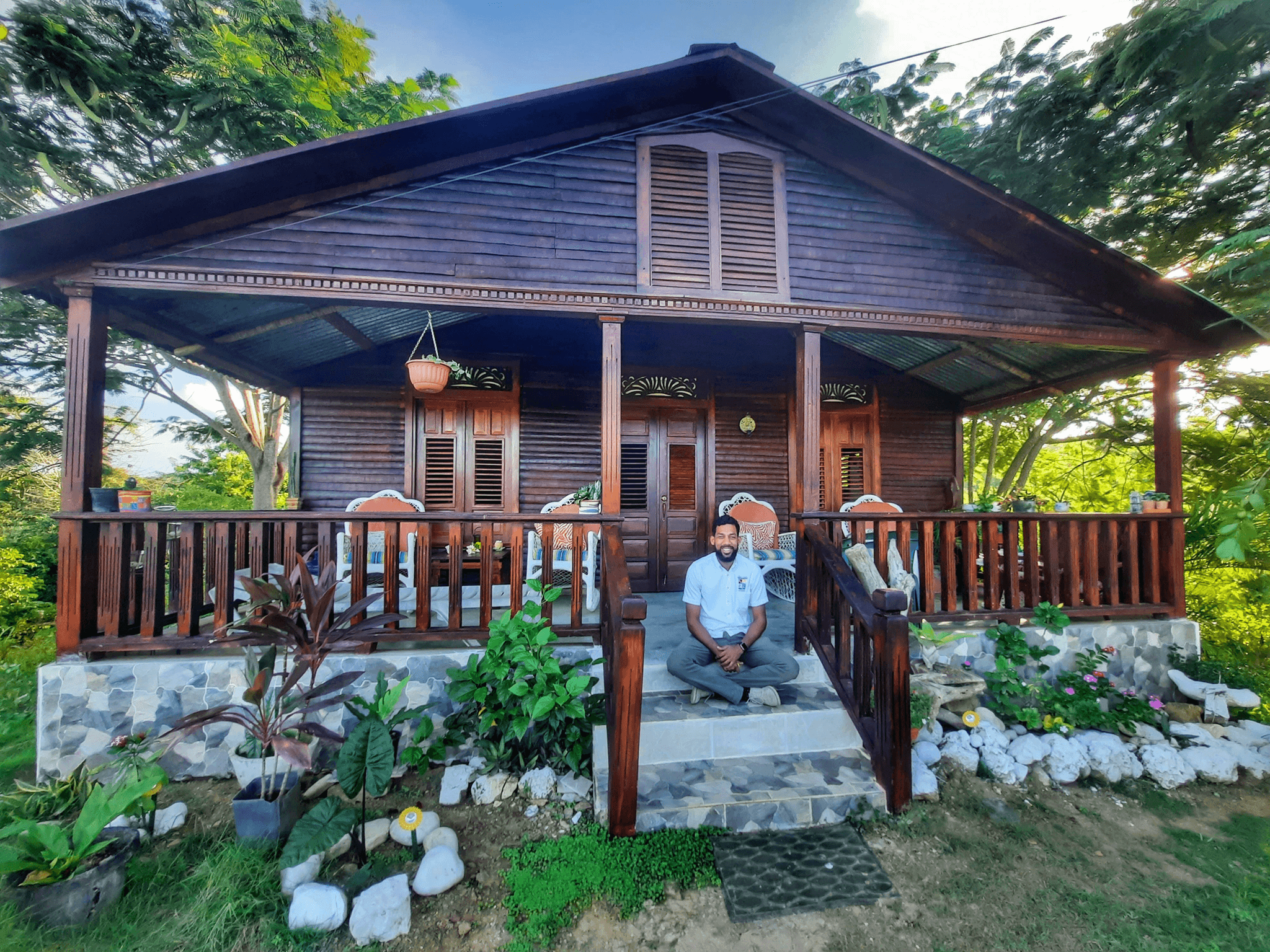 best prefab homes under 100k - Cozy wooden cabin