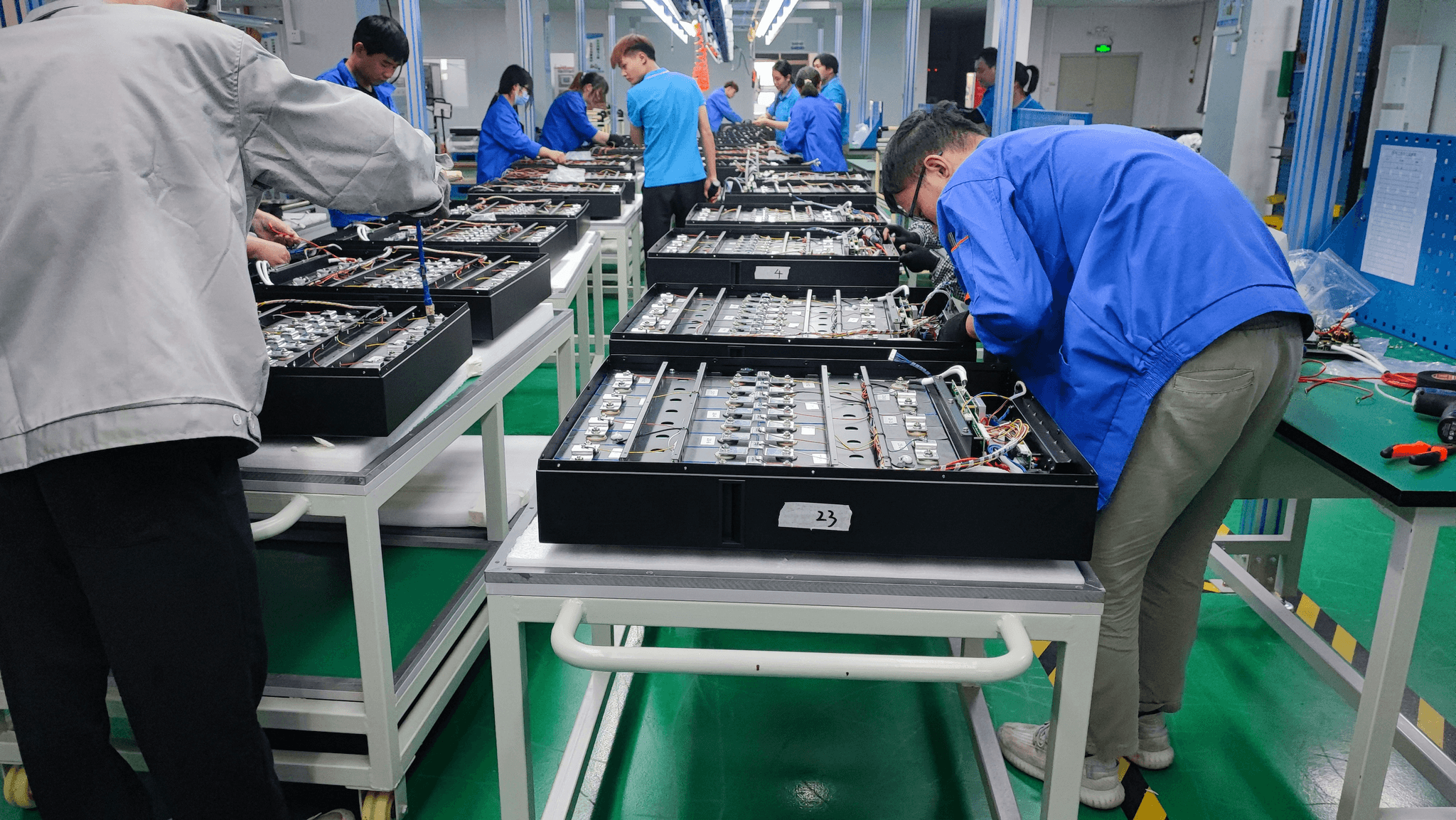 Efficient assembly line process in manufacturing methods