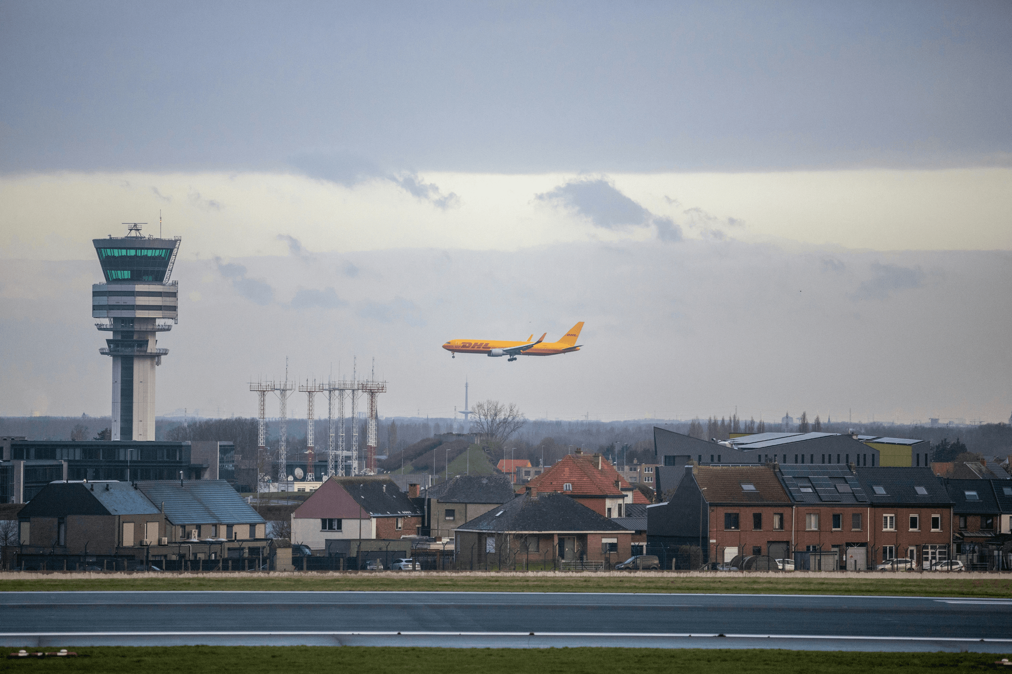 Airport collaborative decision making strategies illustration