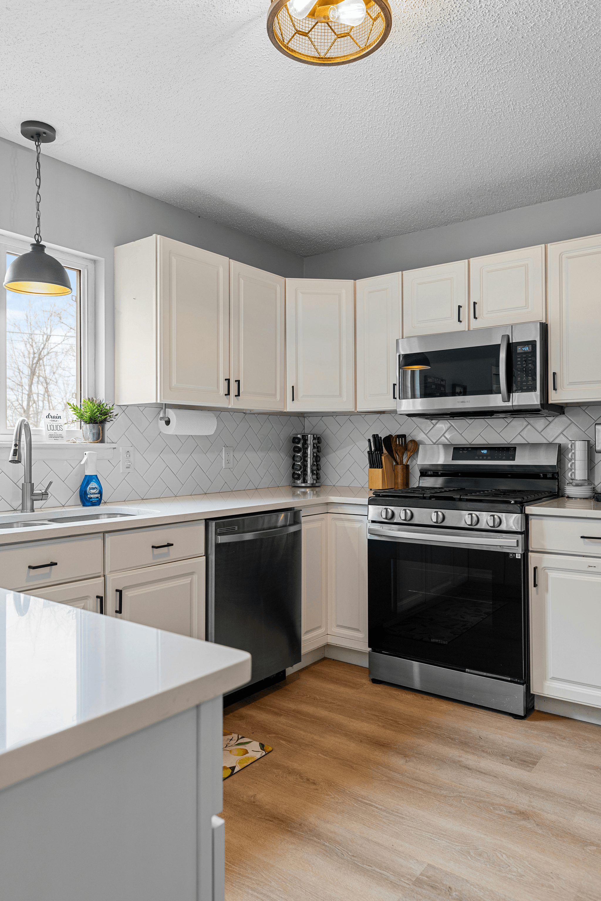 Comparing product quality and durability from the best kitchen manufacturers
