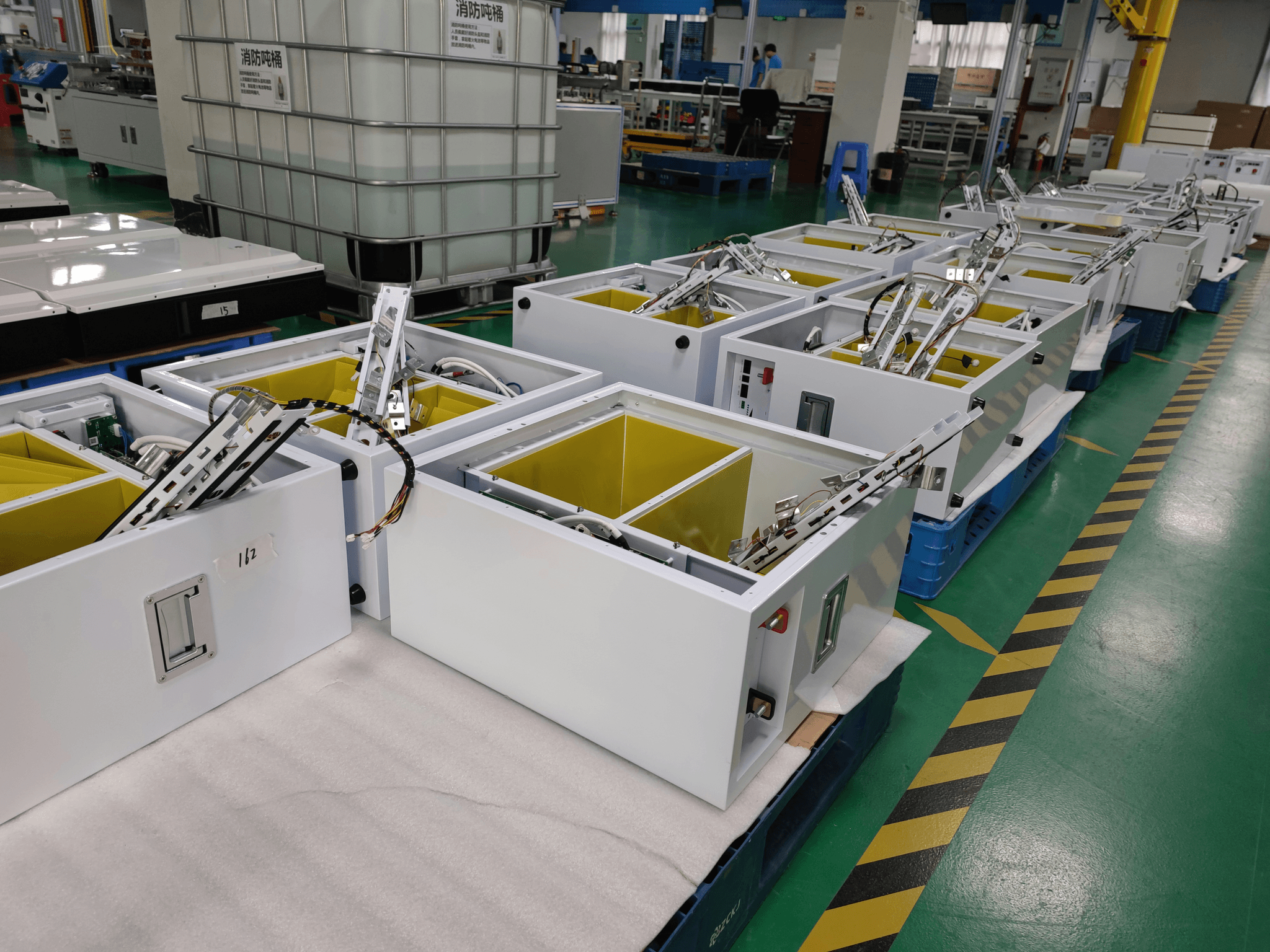 closed-loop manufacturing system by major lighting manufacturers