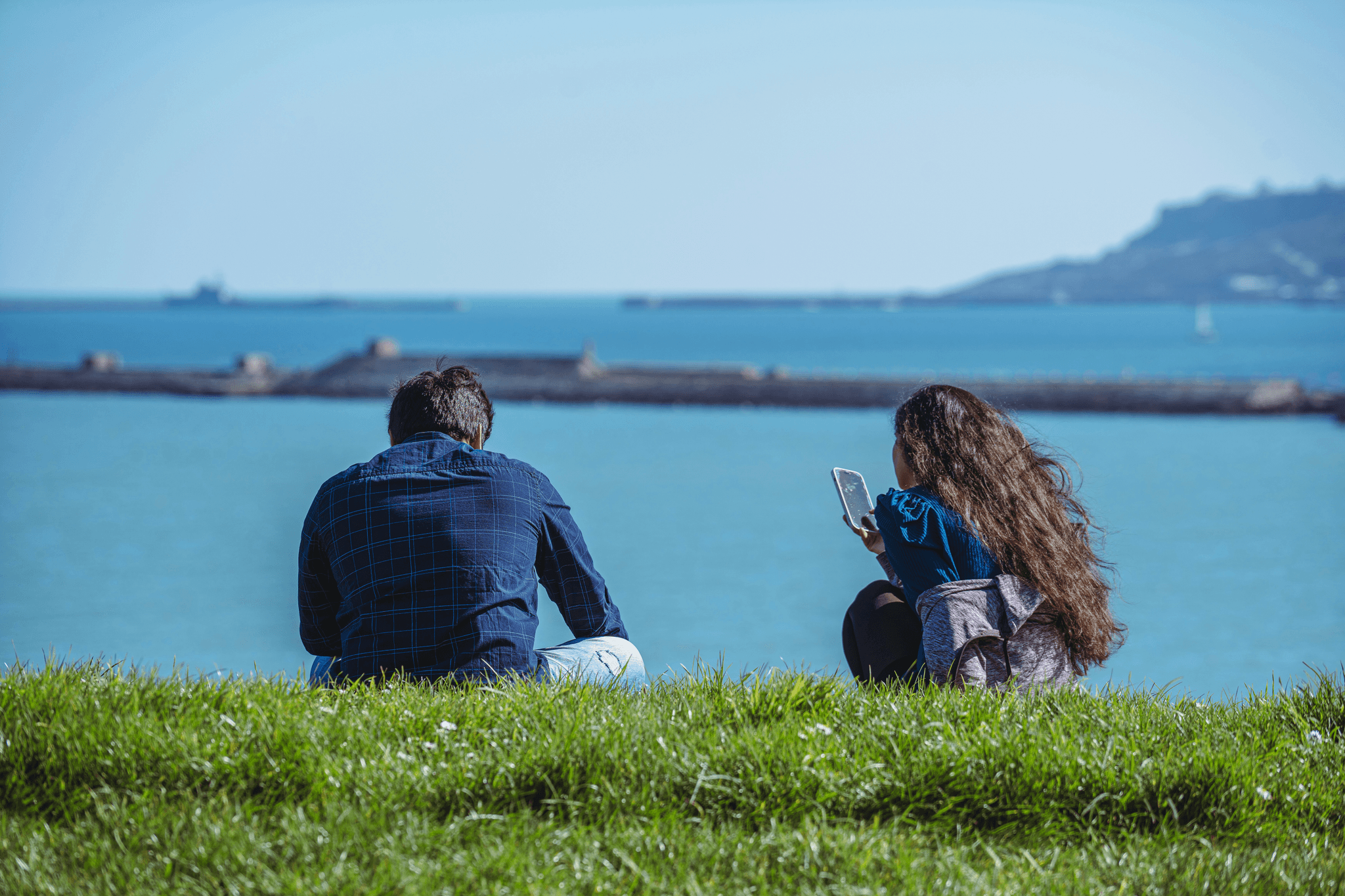 Z 世代的戀愛新選擇：「堆疊約會」如何挑戰傳統？｜身心靈｜療寮診所．板橋江子翠｜家醫科診所．心理諮商