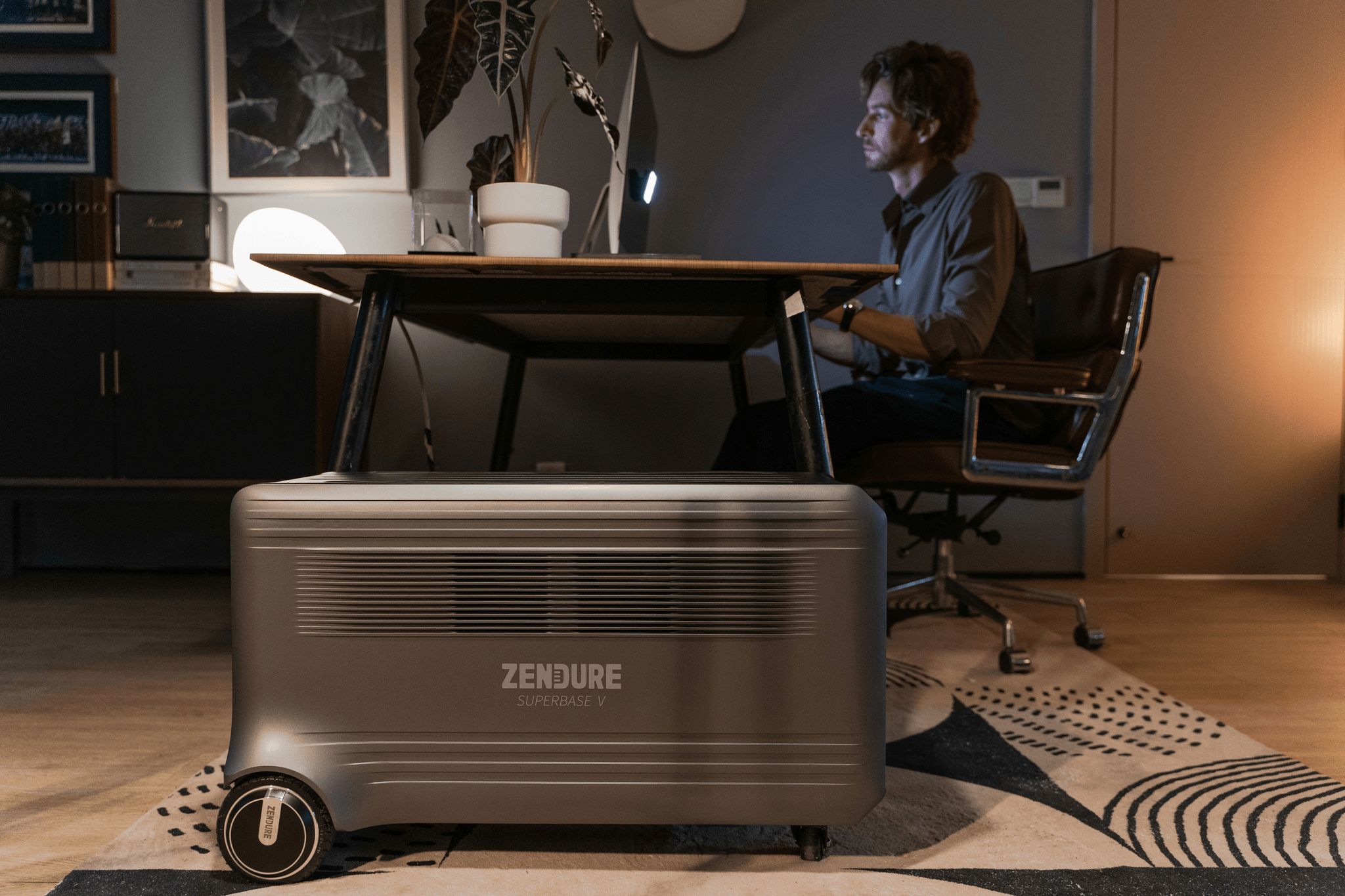 Efficiently utilizing space in modern portable office trailer