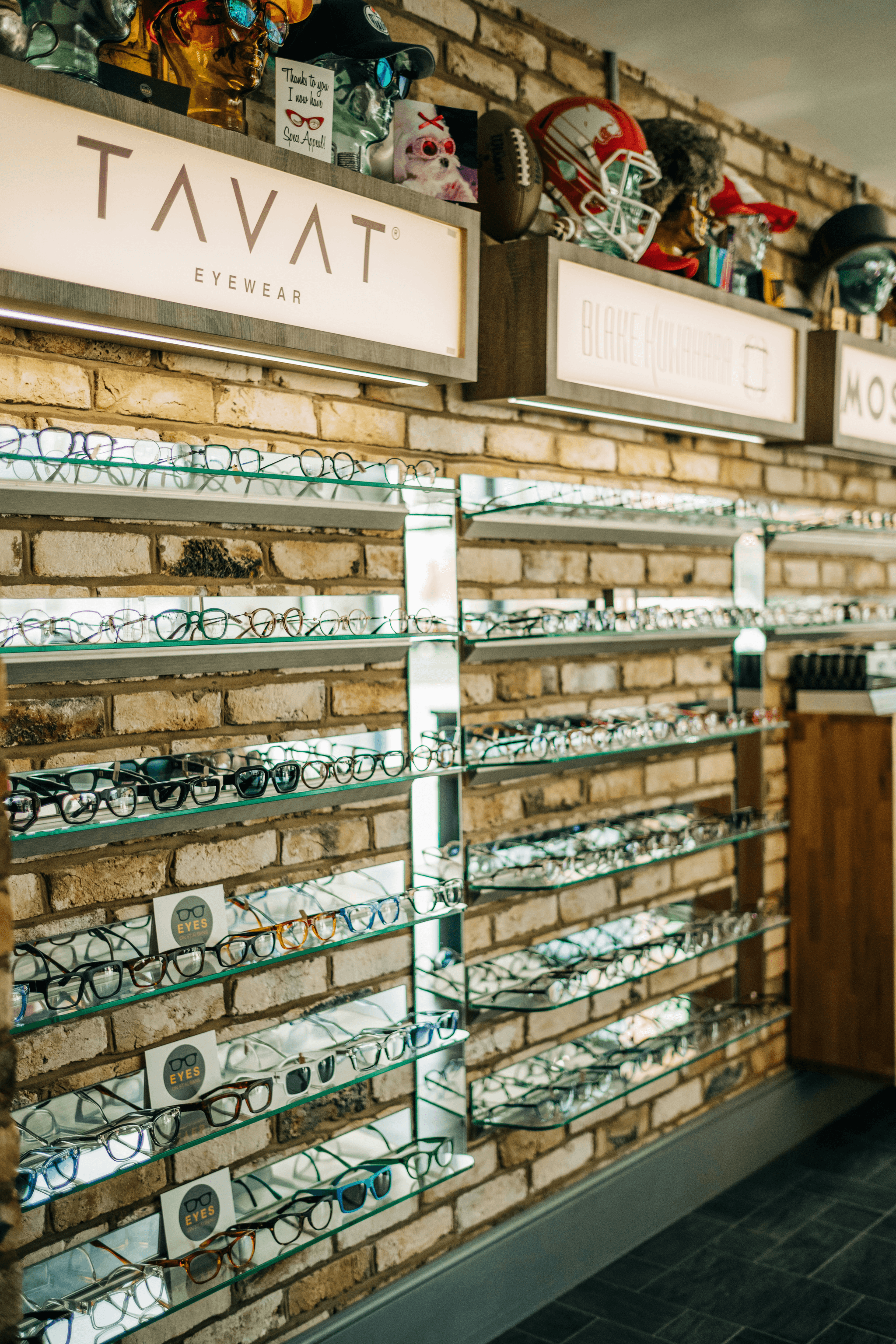 customer selecting high plus prescription glasses at Aisen Optical